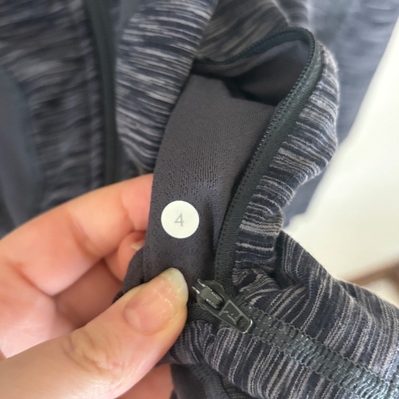 Lululemon Dark Grey Stride Full zip Jacket SZ 4 - Picture 8 of 10